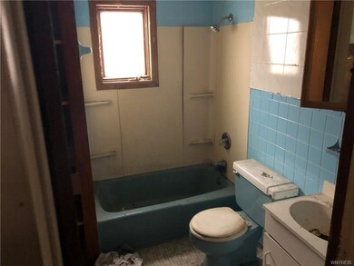 1926 Niagara St, Niagara Falls, NY 14303 - photo 4