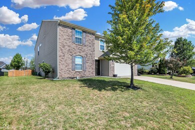 894 Grandiflora Dr, Greenwood, IN 46143 - photo 2