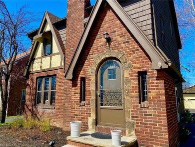 3415 Superior Park Dr, Cleveland Heights, OH 44118 - photo 2