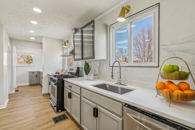 10-web-or-mls-1388-e-whittier-st