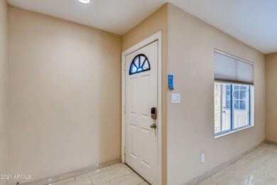 06 Foyer
