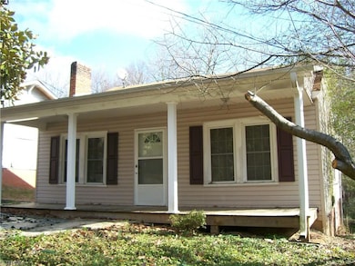 137 Spring Garden St, Asheboro, NC 27203 - photo 2