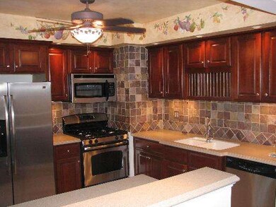 9828 Drury Ln, Westchester, IL 60154 - photo 4