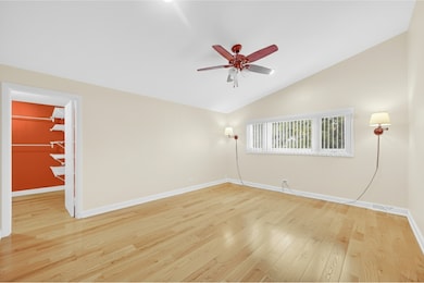 9454 Meadow Ln, Des Plaines, IL 60016 - photo 6