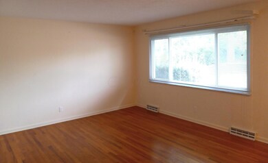 1525 Lonsdale Rd, Columbus, OH 43232 - photo 7