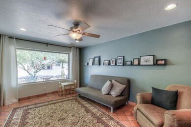 4 Living Room (1)