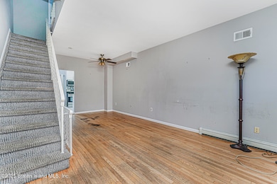 41 Crown Ct, Staten Island, NY 10312 - photo 3