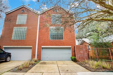 1417 Harold St unit B, Houston, TX 77006 - photo 2