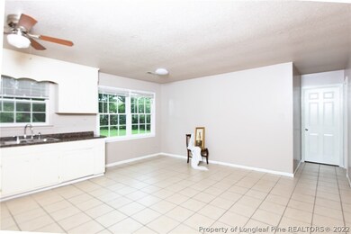 580 Glensford Dr, Fayetteville, NC 28314 - photo 5