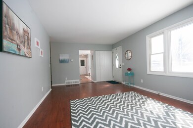 Entry-Living