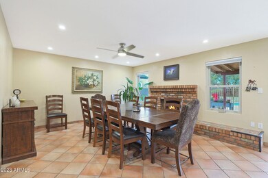 Dinning area open to kitchen