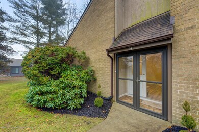 14 Claremont Ct Red Bank NJ-large-006-00