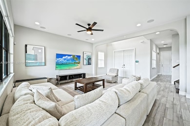 445 SW 113th Ln, Pembroke Pines, FL 33025 - photo 5