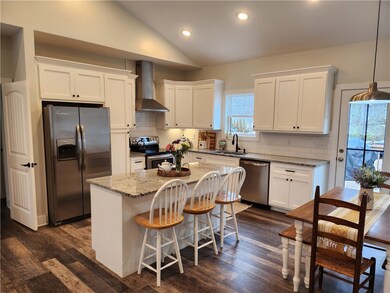 106 W Wesley St, Walhalla, SC 29691 - photo 5