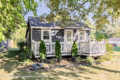 16653 Jerry Rd, Lansing, MI 48906 - photo 2