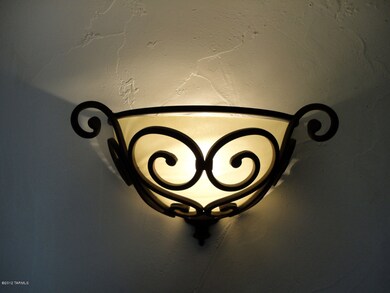 7ShannonLight