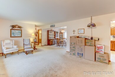 672 Birchwood Ct SE, Lowell, MI 49331 - photo 6