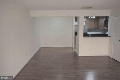 19940 Appledowre Cir unit 444, Germantown, MD 20876 - photo 2