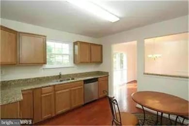 8613 Dunbar Ave, Hyattsville, MD 20785 - photo 6