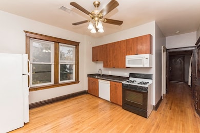 2200 W Cortez St unit 3R, Chicago, IL 60622 - photo 3