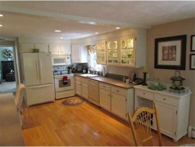 17 Meadowvale Rd, Burlington, MA 01803 - photo 3