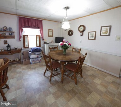 1042 Walnut St, Columbia, PA 17512 - photo 7