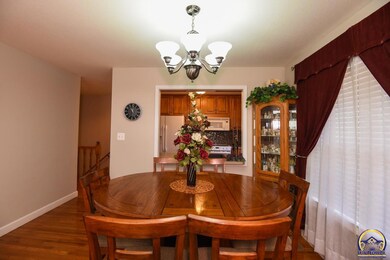 4722 SW 30th St, Topeka, KS 66614 - photo 5