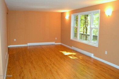 1009 Red Hawk Dr, Lake Ariel, PA 18436 - photo 5