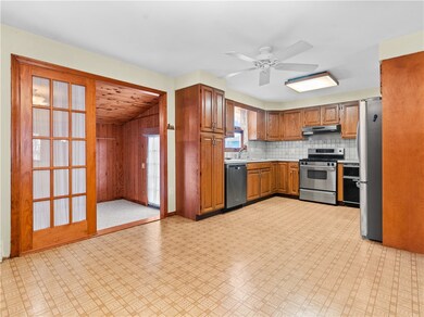 46 Ridgeway Dr, Warren, RI 02885 - photo 6