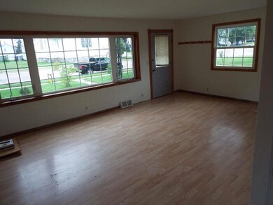 911 4th St, Mattoon, WI 54450 - photo 2