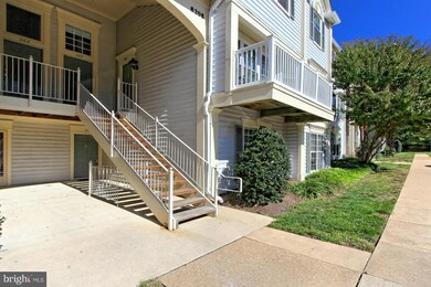 8208 Crossbrook Ct unit A, Lorton, VA 22079 - photo 2