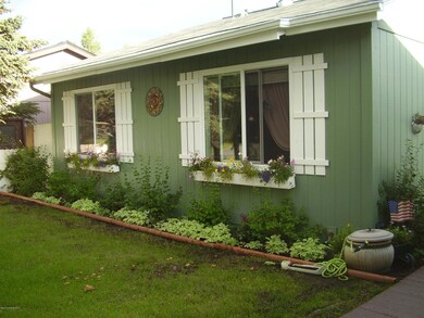 Charming details om this ranch home