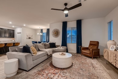 10200 Skye Castle Dr, Las Vegas, NV 89166 - photo 5