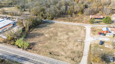 1203 E Main St, Clarksville, TX 75426 - photo 3