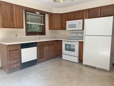 5 Pine Tree Ln, Hubbardston, MA 01452 - photo 6