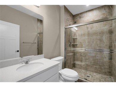 [L229-Z009]Bathroom.1.jpg Pictures rendering for illustrative purposes