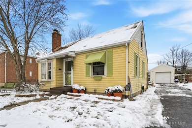 715 E Maple Ave, Miamisburg, OH 45342 - photo 2