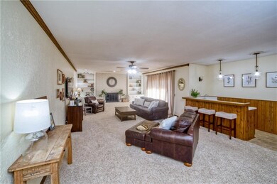 Large living room with gas log fireplace (can be w
