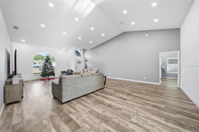 9823 Sunnyoak Dr, Riverview, FL 33569 - photo 6