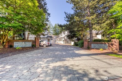 16219 Northup Way unit C-202, Bellevue, WA 98008 - photo 2