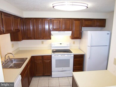 99 Stillwood Cir, Nottingham, MD 21236 - photo 3