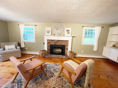 17 Greenmeadow Ln, Bedford, NH 03110 - photo 3