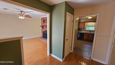 207 Warren Ct, Jacksonville, NC 28546 - photo 2