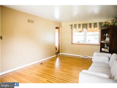 617 Walnutree Ln, Claymont, DE 19703 - photo 3