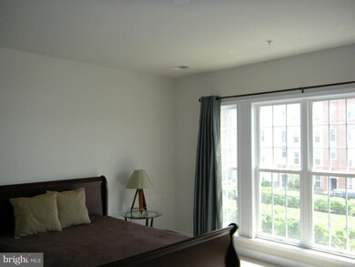 2227 Oberlin Dr unit 335A, Woodbridge, VA 22191 - photo 7