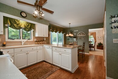 1657 Apache Dr, Naperville, IL 60563 - photo 7