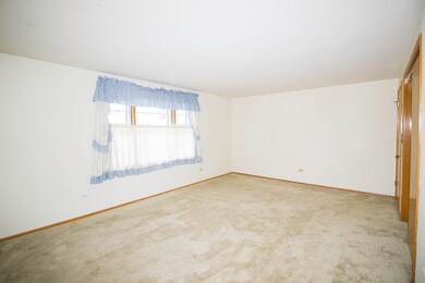 2500 Robin Ln, Rolling Meadows, IL 60008 - photo 6