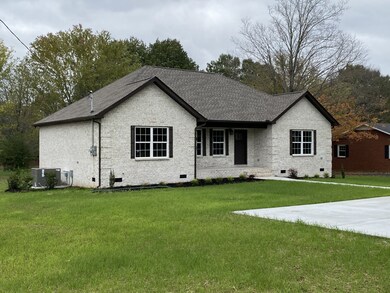 101 Richland Dr, Shelbyville, TN 37160 - photo 2