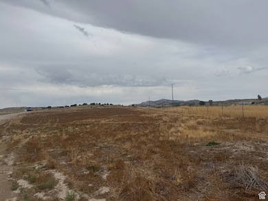 View of yard with a view of countryside