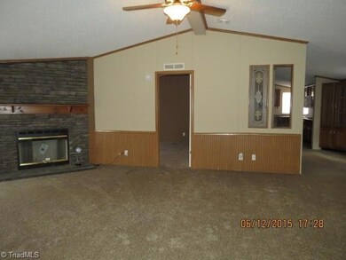 133 Jordan Ln, Statesville, NC 28677 - photo 4